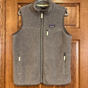 Women’s Patagonia fleece vest.